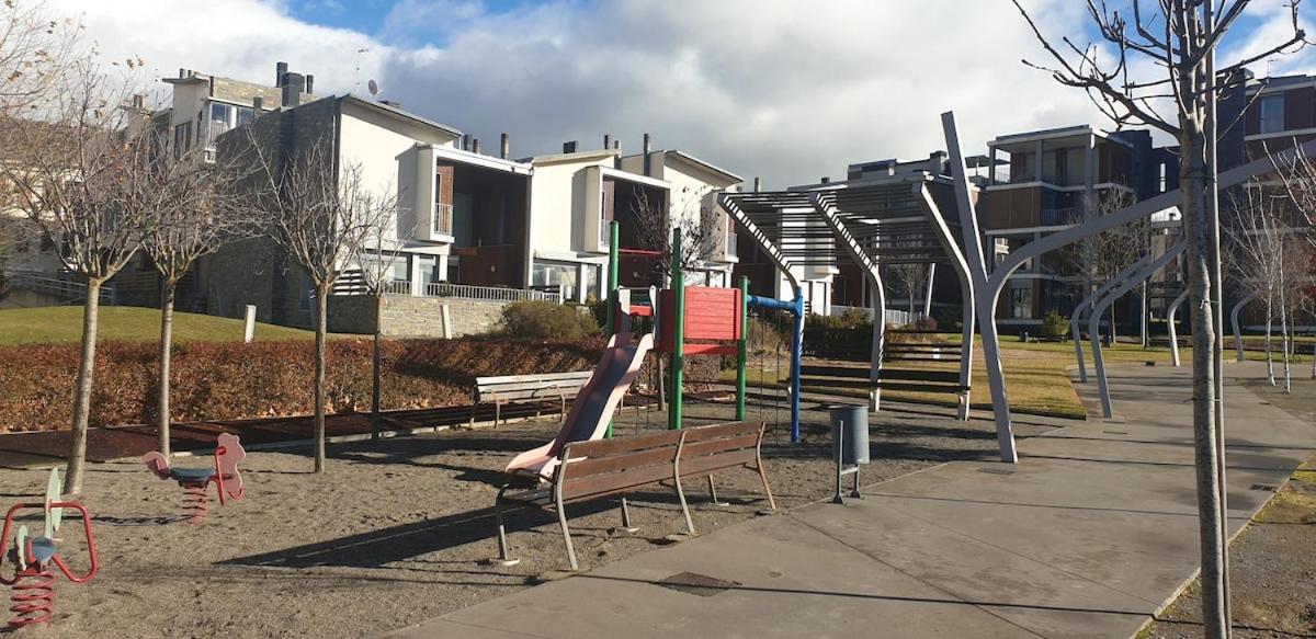 Chalet Adosado Entero, Bbq Y Piscina Comunitaria Sabiñánigo Eksteriør billede