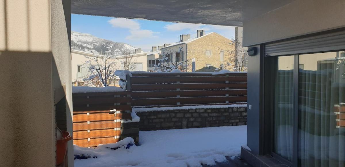 Chalet Adosado Entero, Bbq Y Piscina Comunitaria Sabiñánigo Eksteriør billede