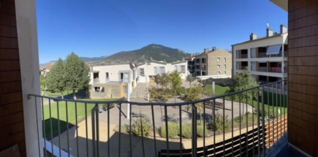 Chalet Adosado Entero, Bbq Y Piscina Comunitaria Sabiñánigo Eksteriør billede